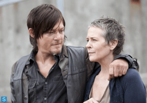 4X1-30-Days-Without-An-Accident-Screensot-Daryl-and-Carol-the-walking-dead-35643998-595-419