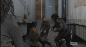 daryl chain whips the walkers 2